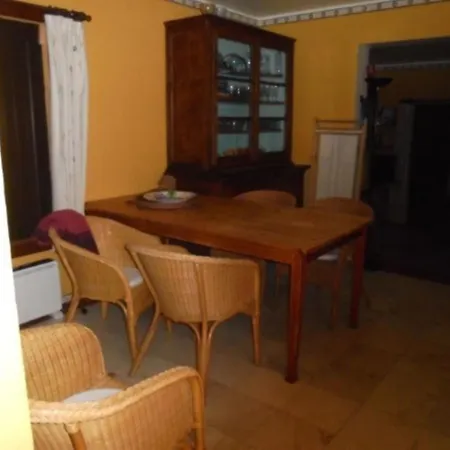 Akivillas Tavira Carson *