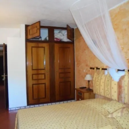 Akivillas Tavira Carson